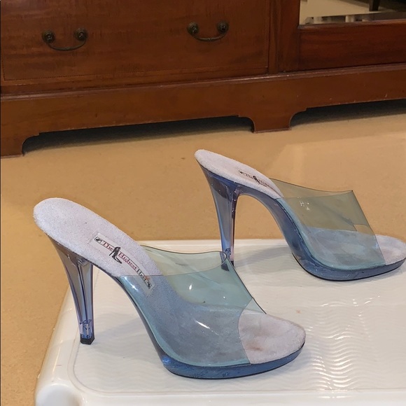 Heels - Picture 2 of 5